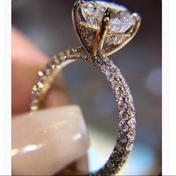 Sterling silver round cut engagement ring - Picture 2 of 4